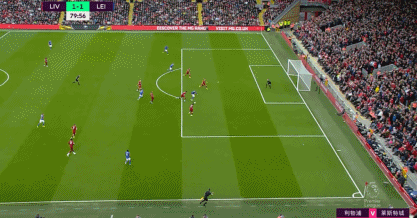 球队的内外结合非常立体（球队内外联动层次分明）